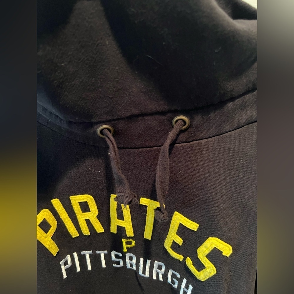 Pittsburgh Pirates Women’s sweatshirt, size large, ‘soft as a grape’ brand, cowl - Picture 2 of 10